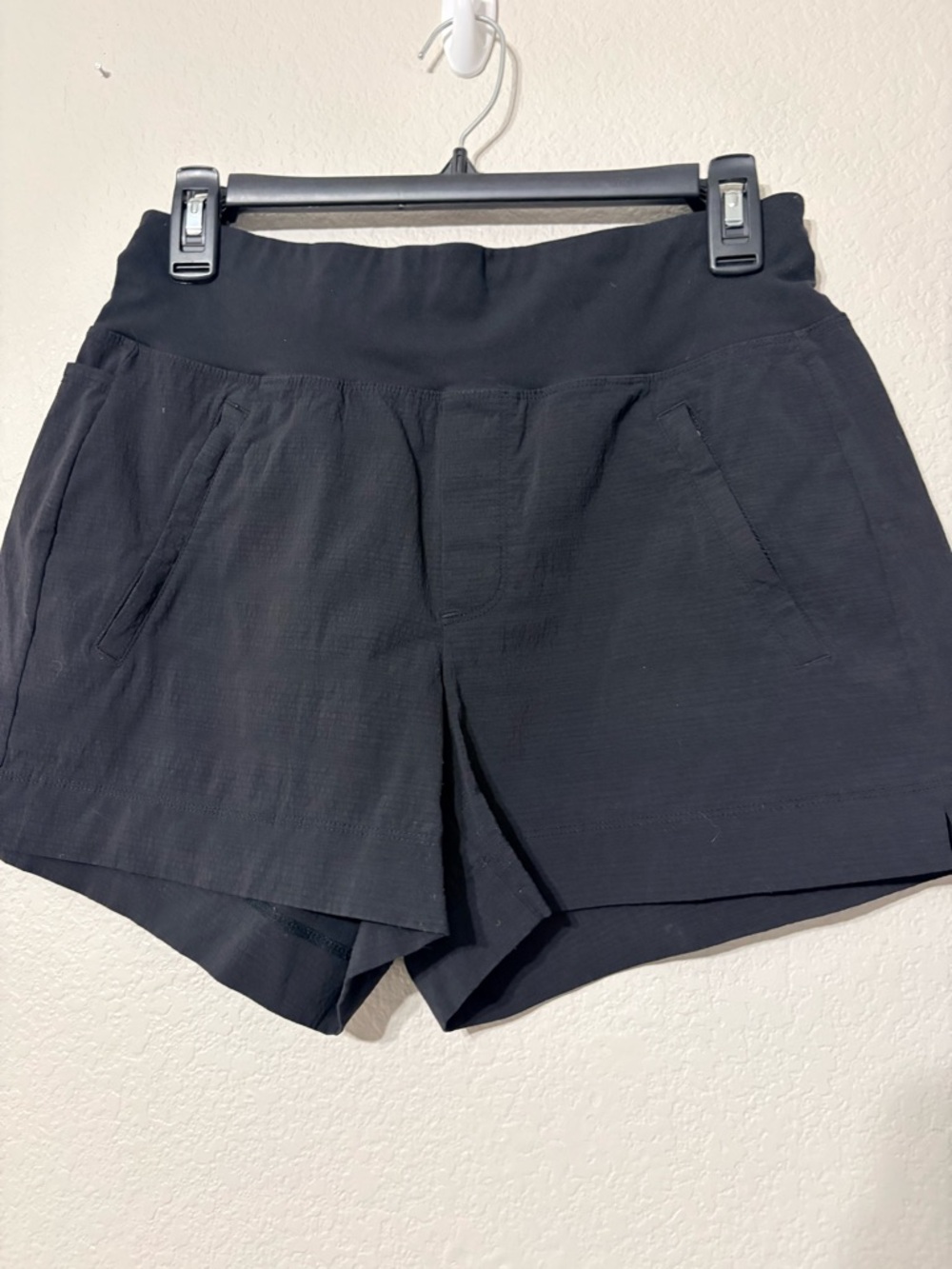 Athleta Trekkie North Nylon Hiking Black Rip Resistant Performance Shorts 4